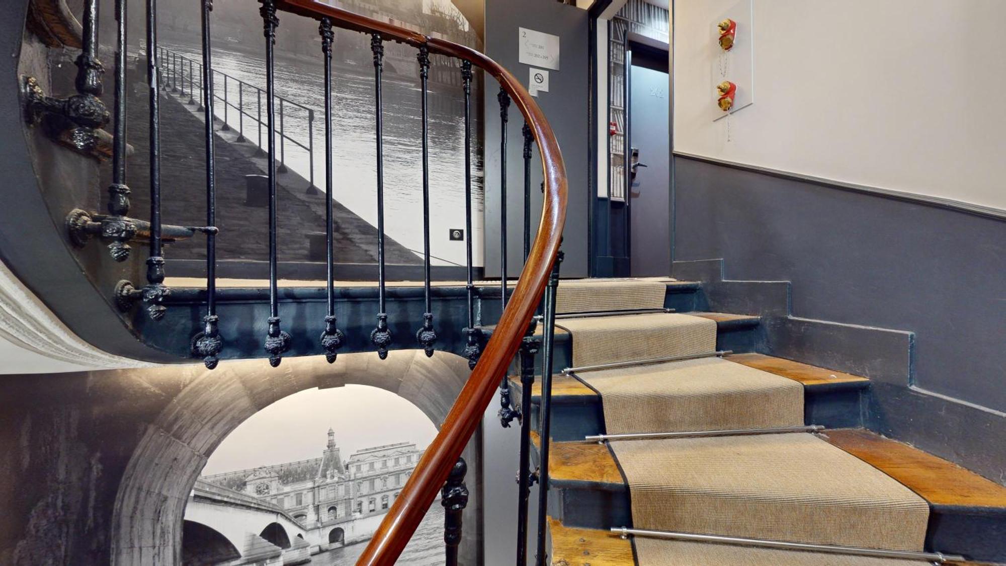 Western Opera Drouot Paris