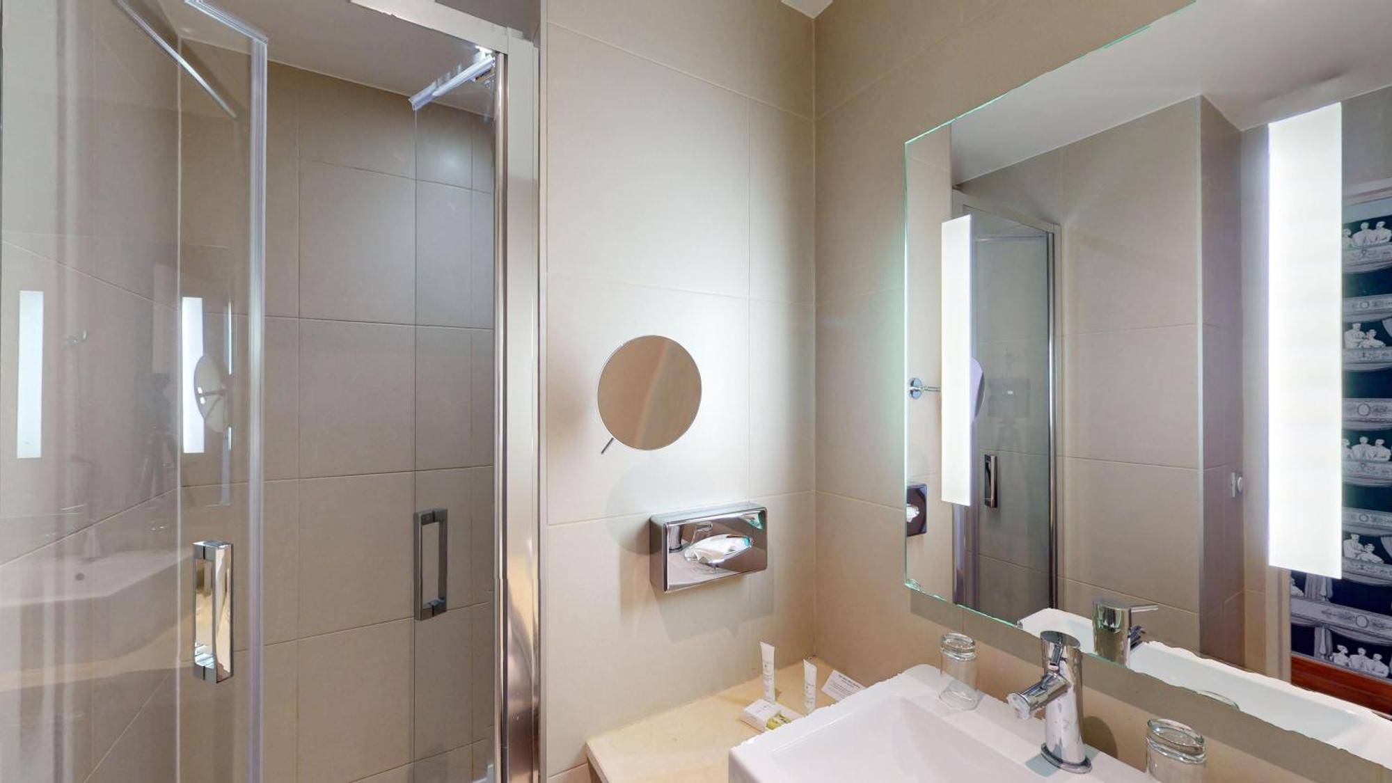 Western Opera Drouot